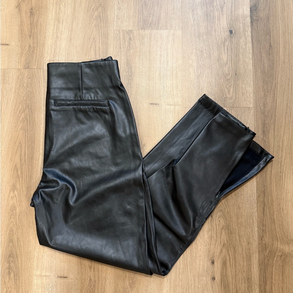Old Navy women’s black faux leather pixie pants skinny fit